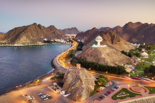 Visit Oman and unveil the beauty of the nature in an Adventure Mode